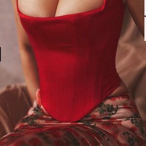 HOUSE OF CB - RAFA TOP

SCARLET SATIN LONGLINE CORSET